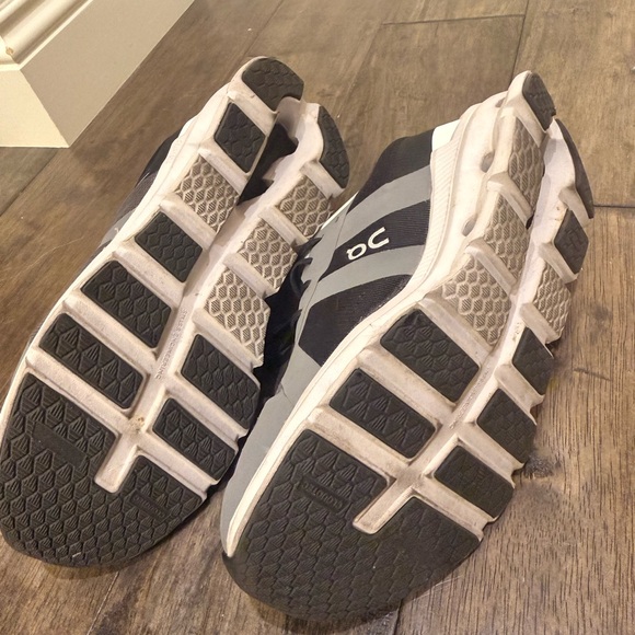 On Running Charcoal and Black Athletic Shoes - Picture 4 of 5